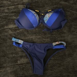 Large top & bottom. Swimsuit. New.